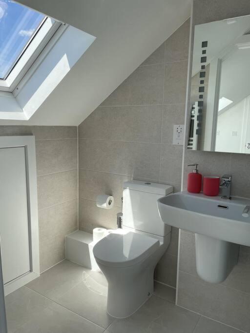 Paradigm House, Modern 2-Bedroom Duplex Apartment 2, Free Parking, オックスフォード エクステリア 写真