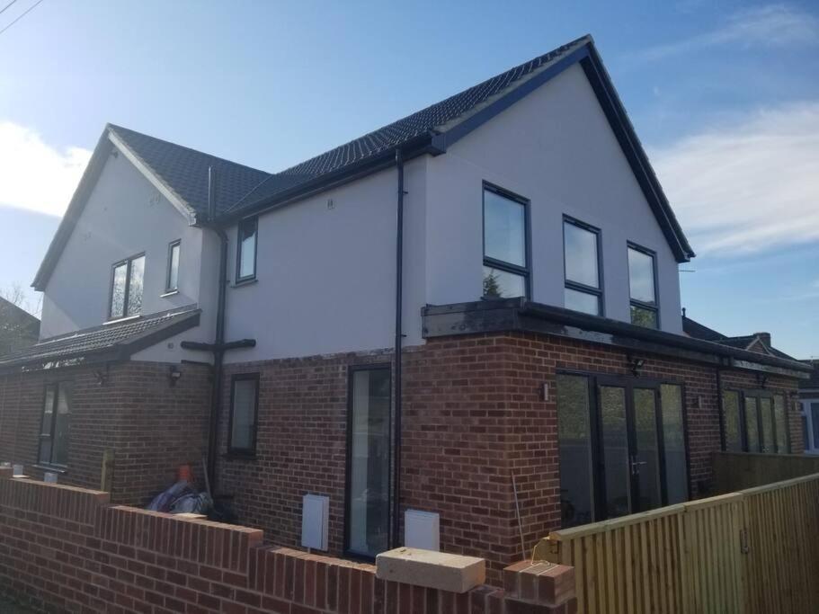 Paradigm House, Modern 2-Bedroom Duplex Apartment 2, Free Parking, オックスフォード エクステリア 写真