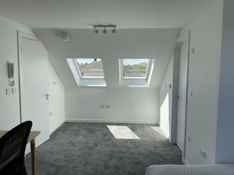 Paradigm House, Modern 2-Bedroom Duplex Apartment 2, Free Parking, オックスフォード エクステリア 写真