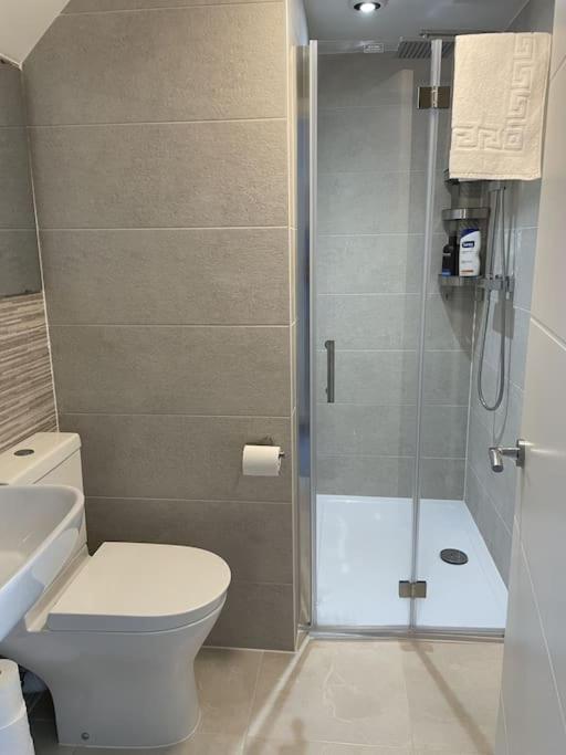 Paradigm House, Modern 2-Bedroom Duplex Apartment 2, Free Parking, オックスフォード エクステリア 写真